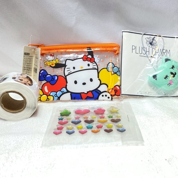 6 for $20♥️ Hello Kitty Pochacco purse bundle. - Picture 2 of 9
